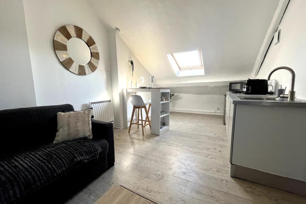 The Little French Studio - Fontainebleau Apartment Ngoại thất bức ảnh