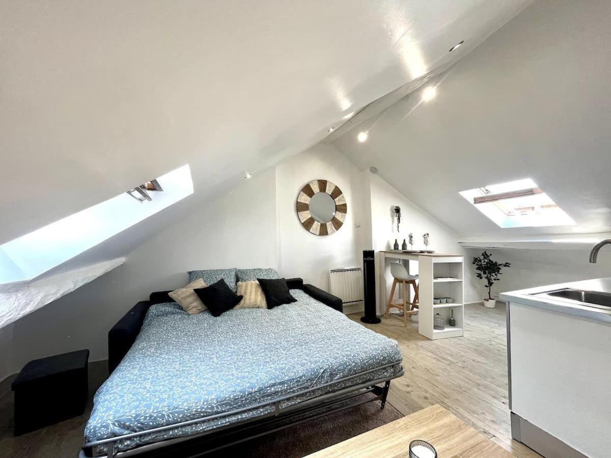 The Little French Studio - Fontainebleau Apartment Ngoại thất bức ảnh
